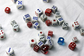 Colorful Plastic 8 / 10 / 12 / 14mm Casino Games Dice For Betting Games Cheat